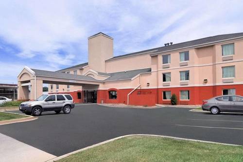 AmericInn by Wyndham Urbana