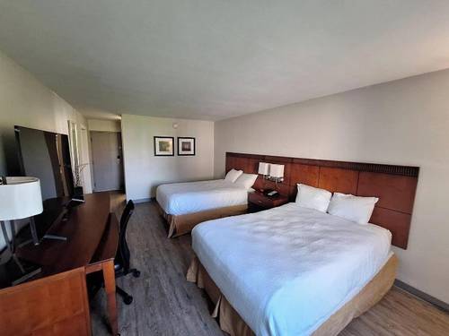 Econo Lodge & Suites
