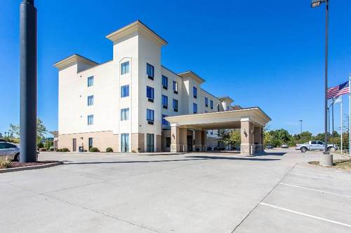 Comfort Inn & Suites Madisonville Area