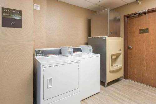 Comfort Inn Grove City Area