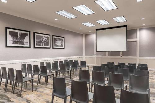 Hilton Alexandria Mark Center