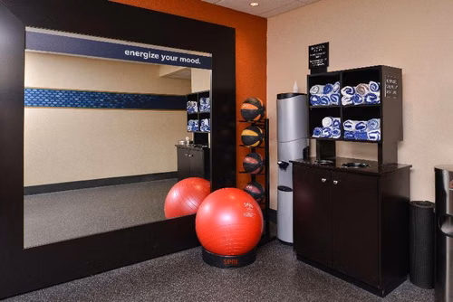 Hampton Inn & Suites Newport News (Oyster Point)
