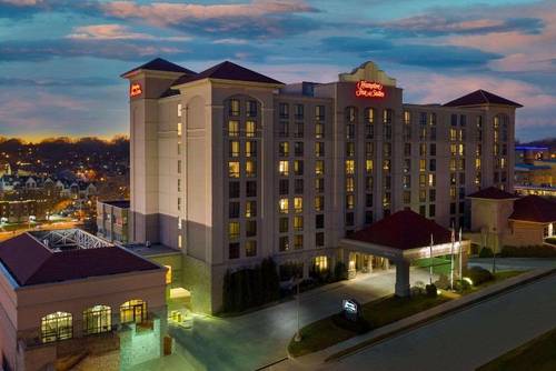 Hampton Inn & Suites Kansas City-Country ClubPlaza