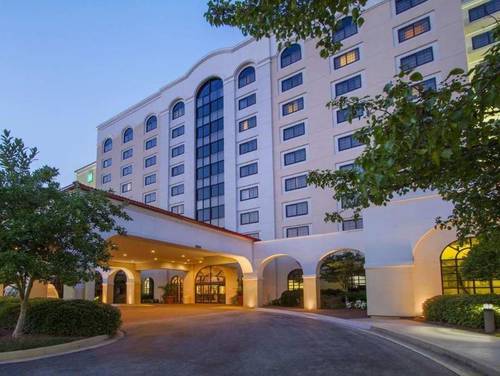 Embassy Suites Greenville Golf Resort