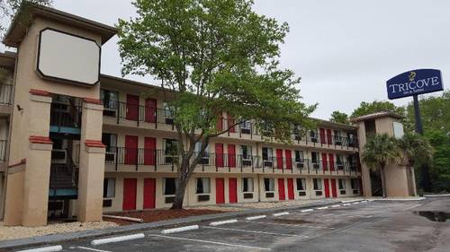 Tricove Inn & Suites