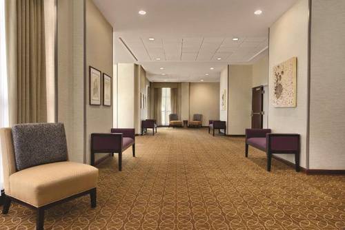 DoubleTree by Hilton Milwaukee - Brookfiel