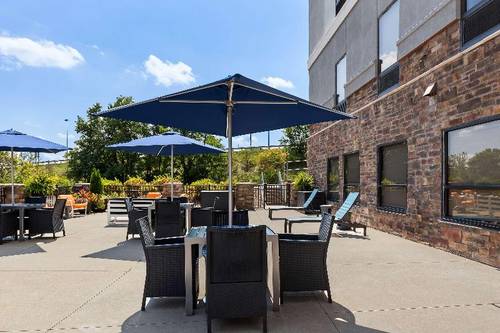 Hampton Inn & Suites Canton