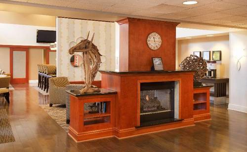 Hampton Inn & Suites Pittsburgh-Meadow Lands 