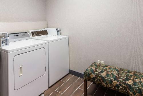 Hampton Inn & Suites Chicago/ Hoffman Estates