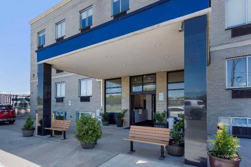 Avion Inn Ascend Hotel Collection