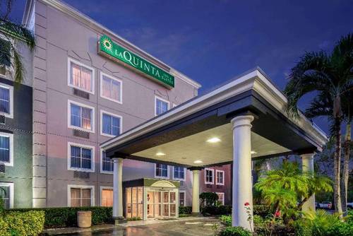 La Quinta Inn & Suites Naples Airport East I-75