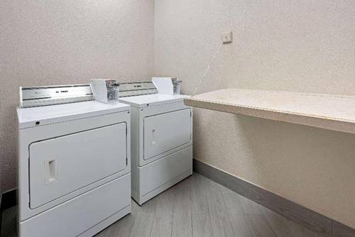 La Quinta Inn & Suites Houston Bush Airport