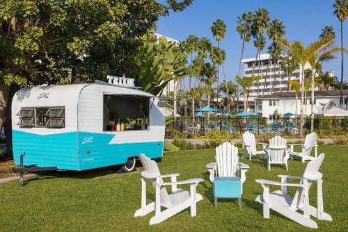 Town And Country Resort Hotel