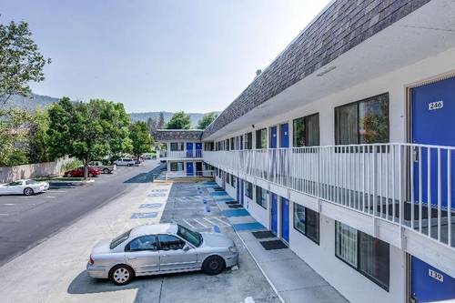 Motel 6 Grants Pass