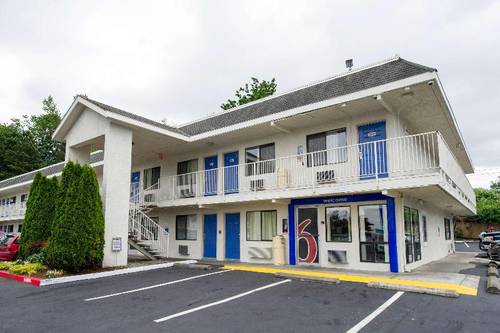 Motel 6 Seatac