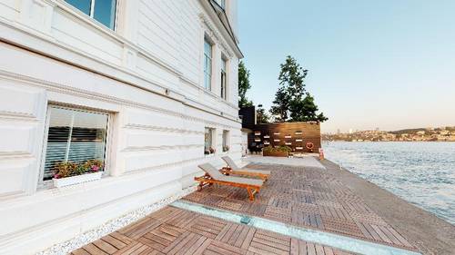 Ajia Hotel