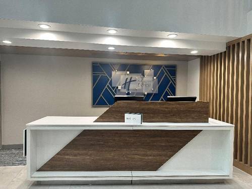 Holiday Inn Express and Suites West Chester