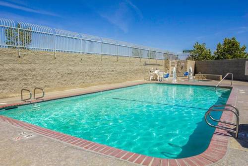 Comfort Inn & Suites Lancaster Antelope Valley