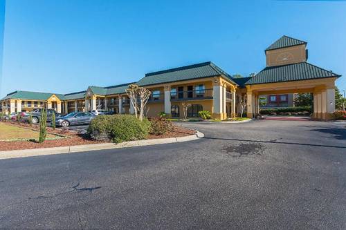 Quality Inn & Suites Civic Center