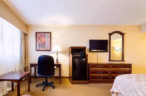 Clarion Inn Garden City Area