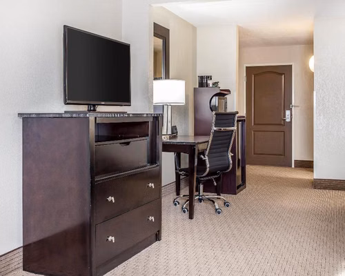 Comfort Suites Morrow- Atlanta South