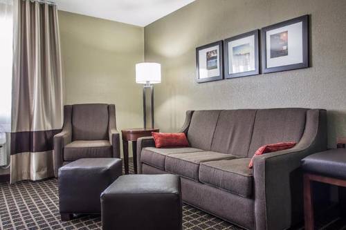 Comfort Suites Delavan - Lake Geneva Area