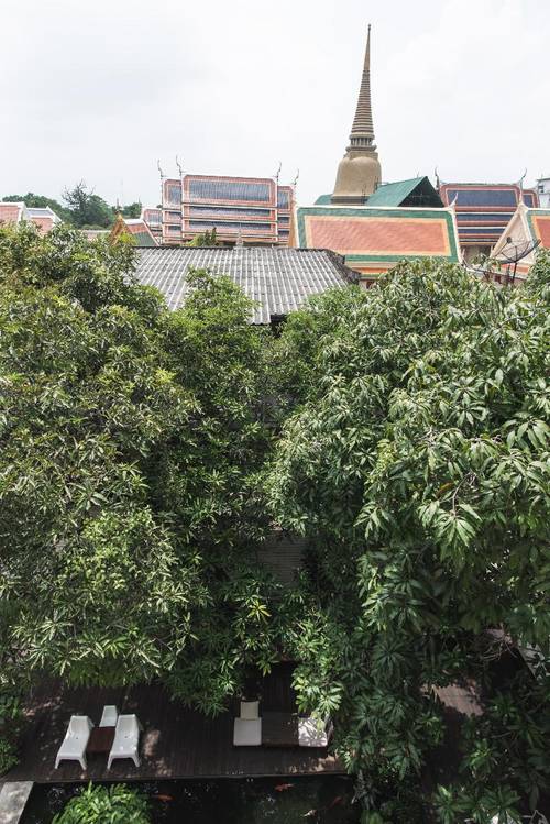 Feung Nakorn Balcony Rooms & Cafe