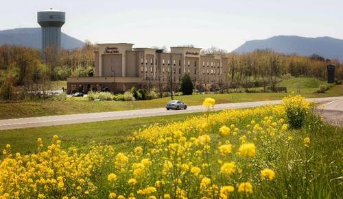 Hampton Inn & Suites Woodstock, VA