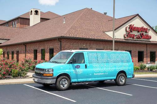 Hampton Inn & Suites Cleveland-Airport/Middleburg