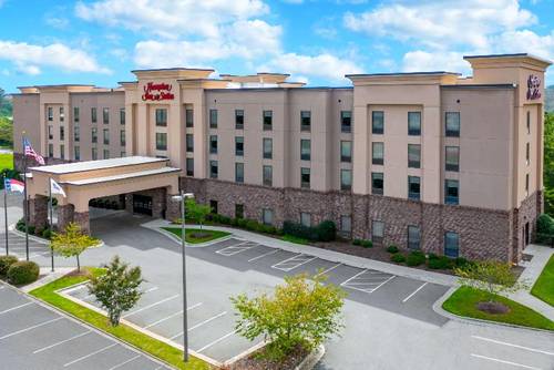 Hampton Inn & Suites Winston-Salem/University