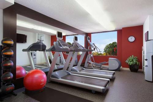 Homewood Suites by Hilton Falls Church - I-495 @ R