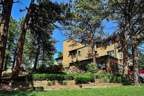 The Historic Crags Lodge