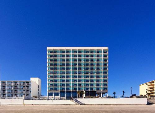 Holiday Inn Express & Suites Oceanfront
