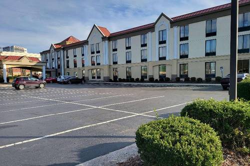 Wingate by Wyndham Greensboro/Coliseum