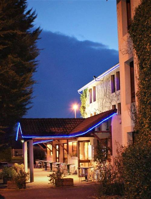Brit Hotel Confort Pau Lons
