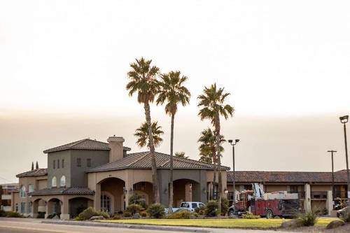 Best Western Plus A Wayfarer's Inn And Suites