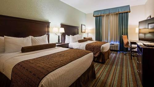 Best Western Plus Chain Of Lakes Inn & Suites