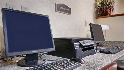 Quality Inn & Suites Lawrence