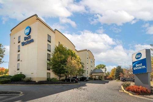 BEST WESTERN Louisville East Inn & Suites