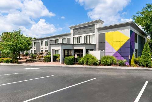 Spark by Hilton Hummelstown Hershey
