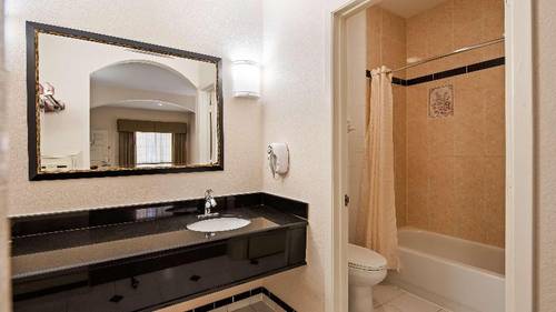 Quality Inn & Suites North Houston