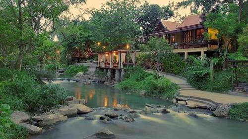Ndol Streamside Thai Villas