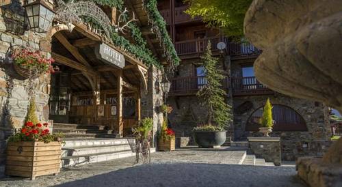 Village Montana Hotel