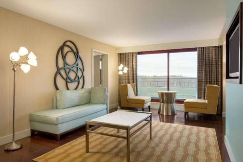 Embassy Suites by Hilton Boston Waltham