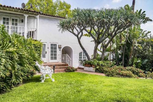 Sunset Marquis Hotel and Villas
