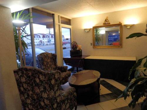 Red Roof PLUS & Suites Virginia Beach - Seaside