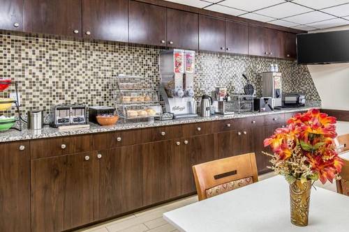 Econo Lodge Midtown Downtown