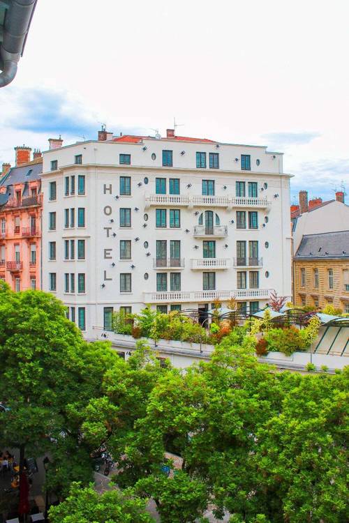 College Hotel