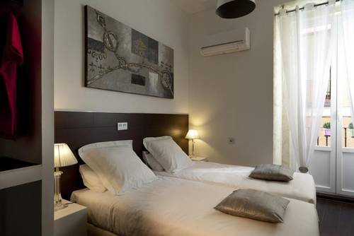 THC Latina Hostel