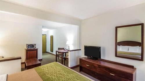 Comfort Inn Midwestern Square
